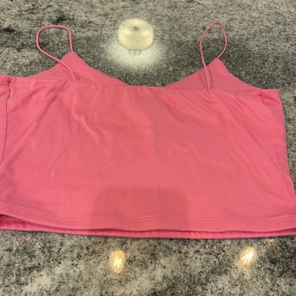 ⭐️Windsor Pink Fitted Crop Camisole - Picture 2 of 3